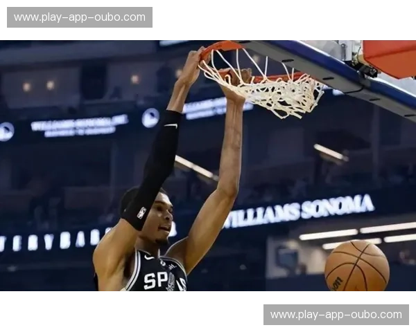 史诗的碰撞：2016年雷霆与马刺的季后赛对决，一次关于传承与新王的交锋